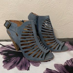 Delicious, Jean look dress shoes. Size 8